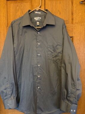 Van Heusen Men's Olive Dress Shirt - Long Sleeve